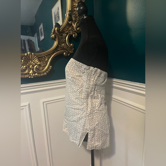 White and Golf sleeveless top - Picture 3 of 3